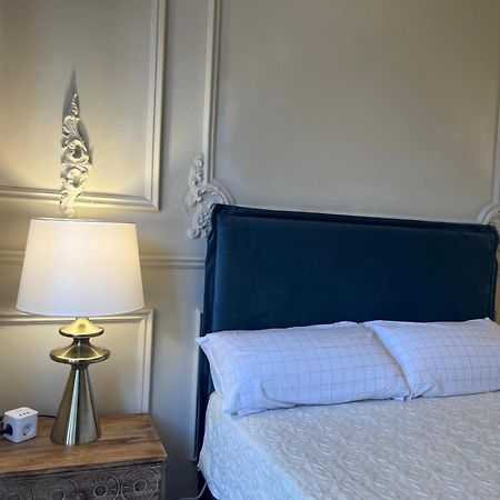 Apartamentos Loles De Cisneros Catedral Málaga Extérieur photo