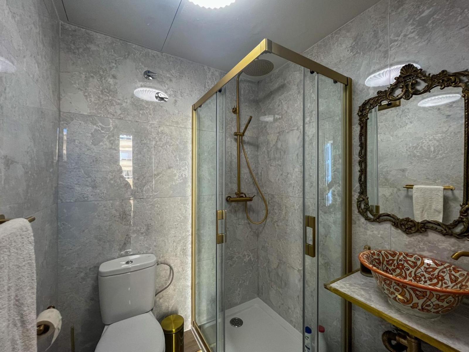 Apartamentos Loles De Cisneros Catedral Málaga Extérieur photo