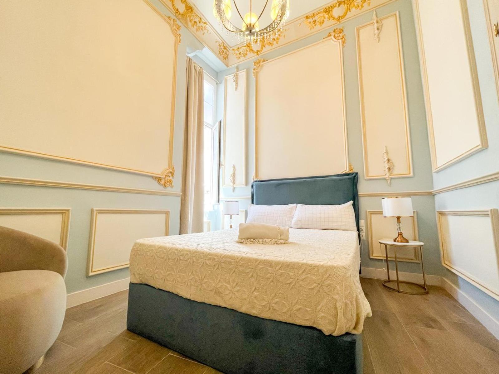 Apartamentos Loles De Cisneros Catedral Málaga Extérieur photo