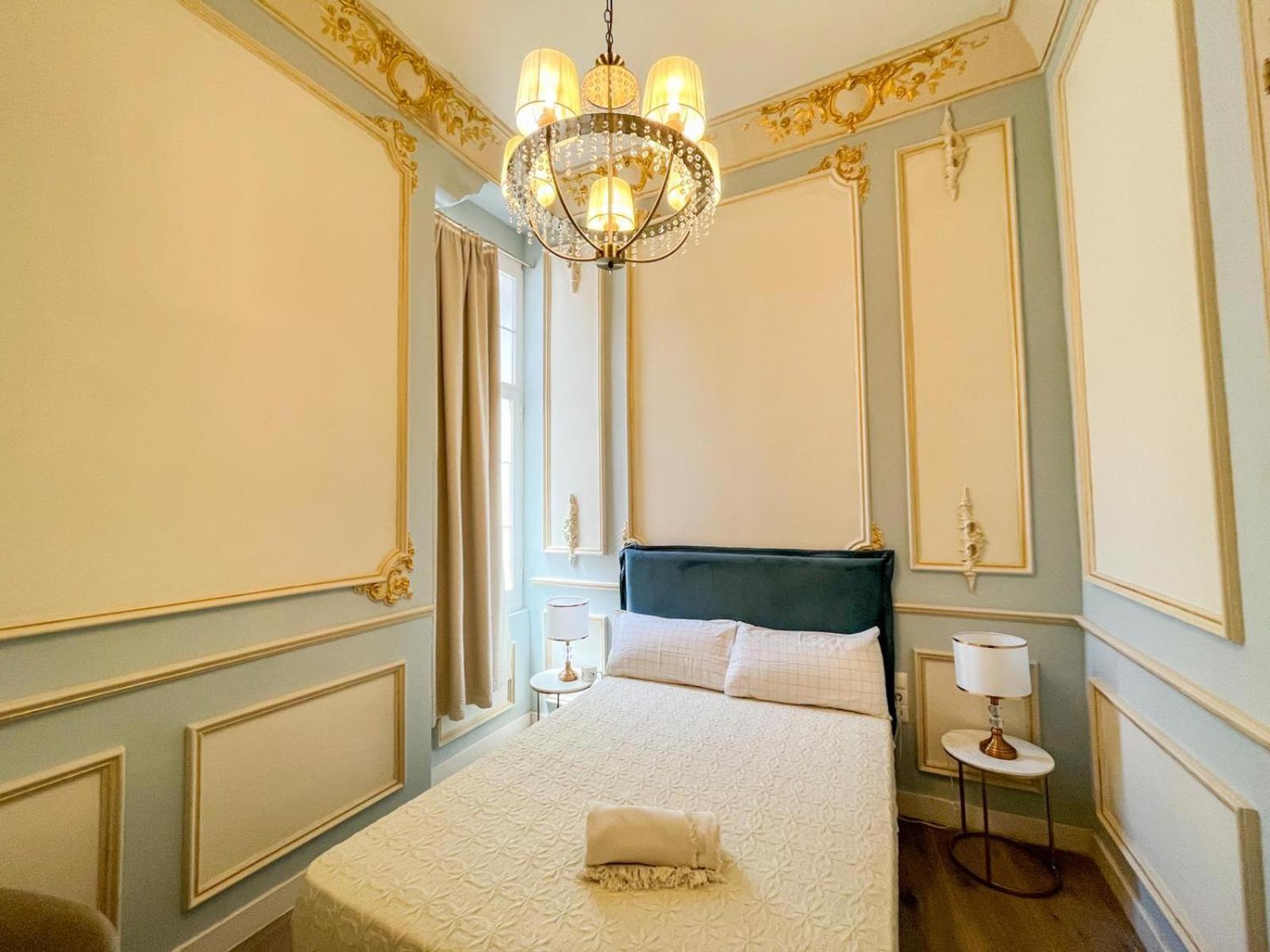 Apartamentos Loles De Cisneros Catedral Málaga Extérieur photo