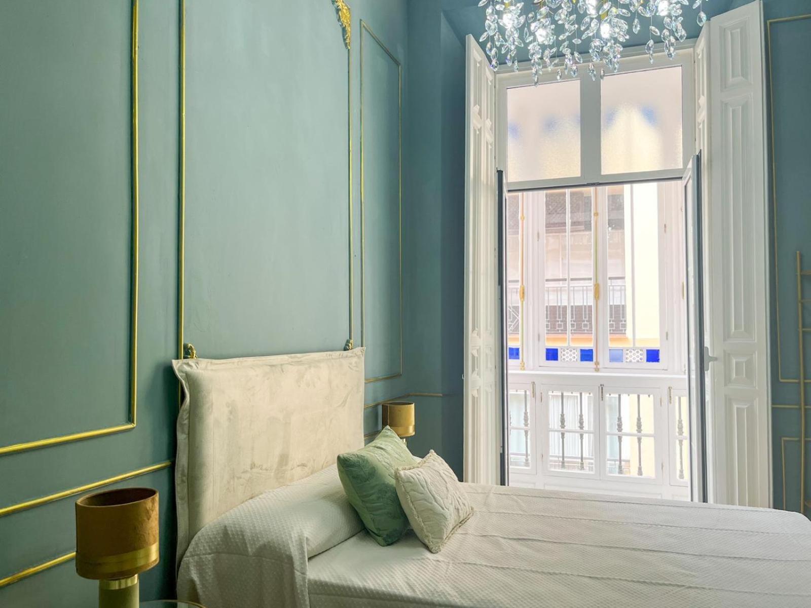 Apartamentos Loles De Cisneros Catedral Málaga Extérieur photo