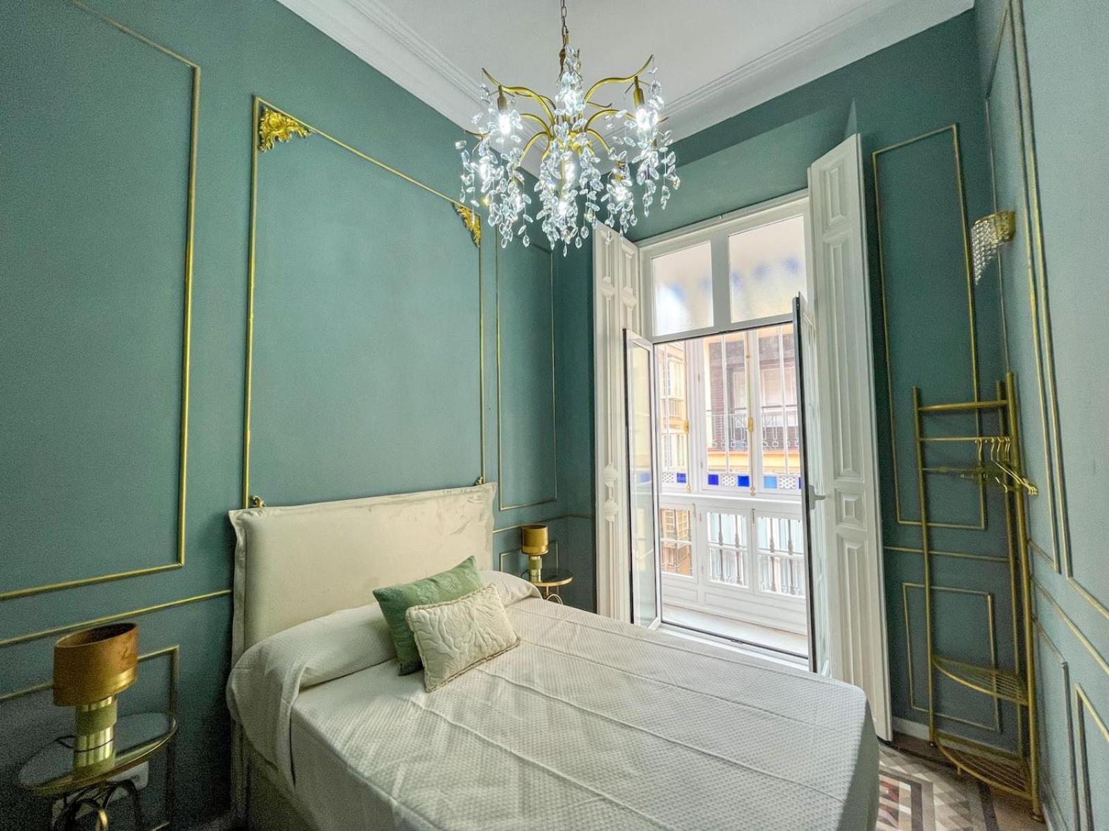 Apartamentos Loles De Cisneros Catedral Málaga Extérieur photo