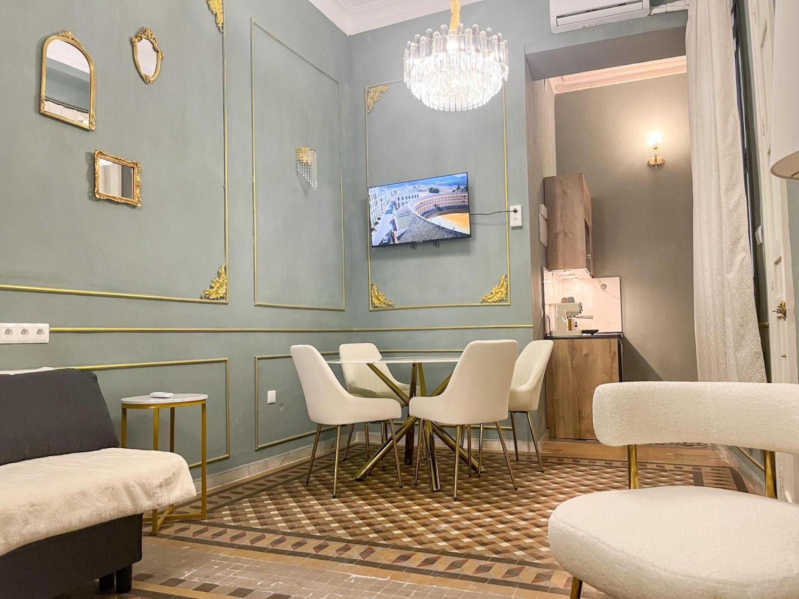 Apartamentos Loles De Cisneros Catedral Málaga Extérieur photo