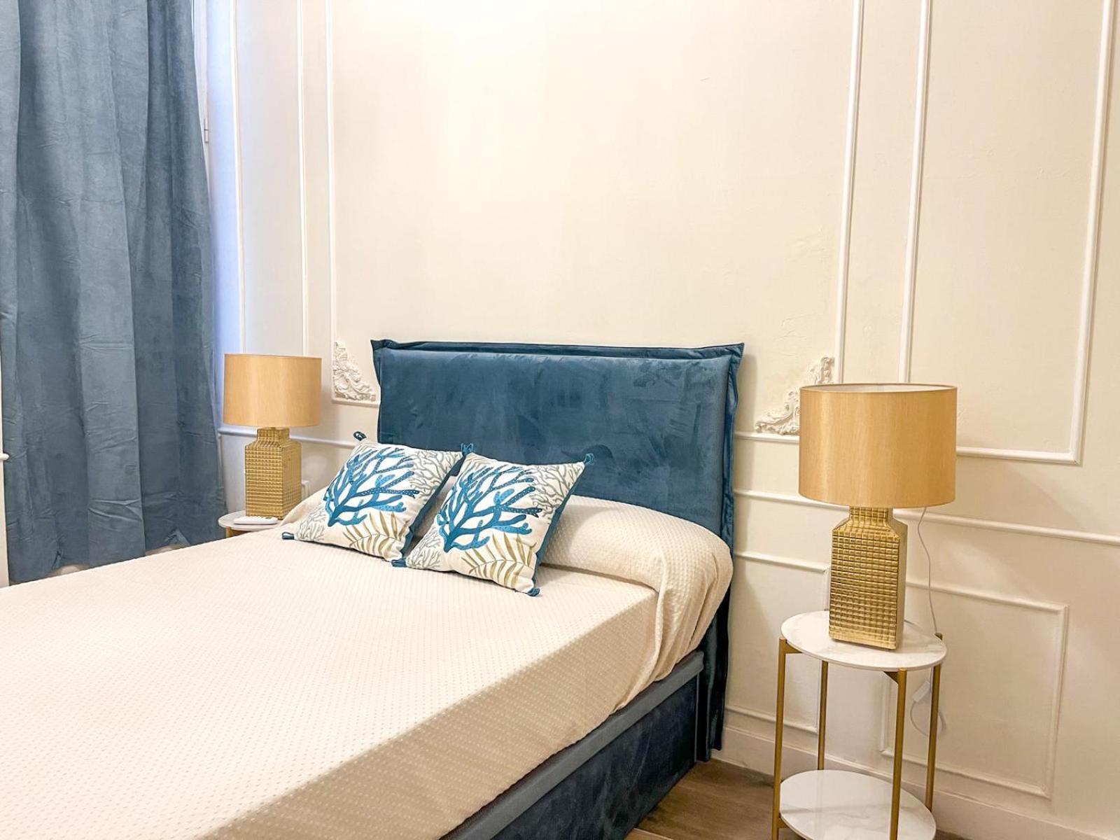 Apartamentos Loles De Cisneros Catedral Málaga Extérieur photo